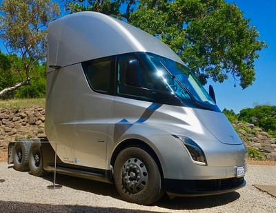 You are currently viewing Electric Trucks Pose New Threats To Industry